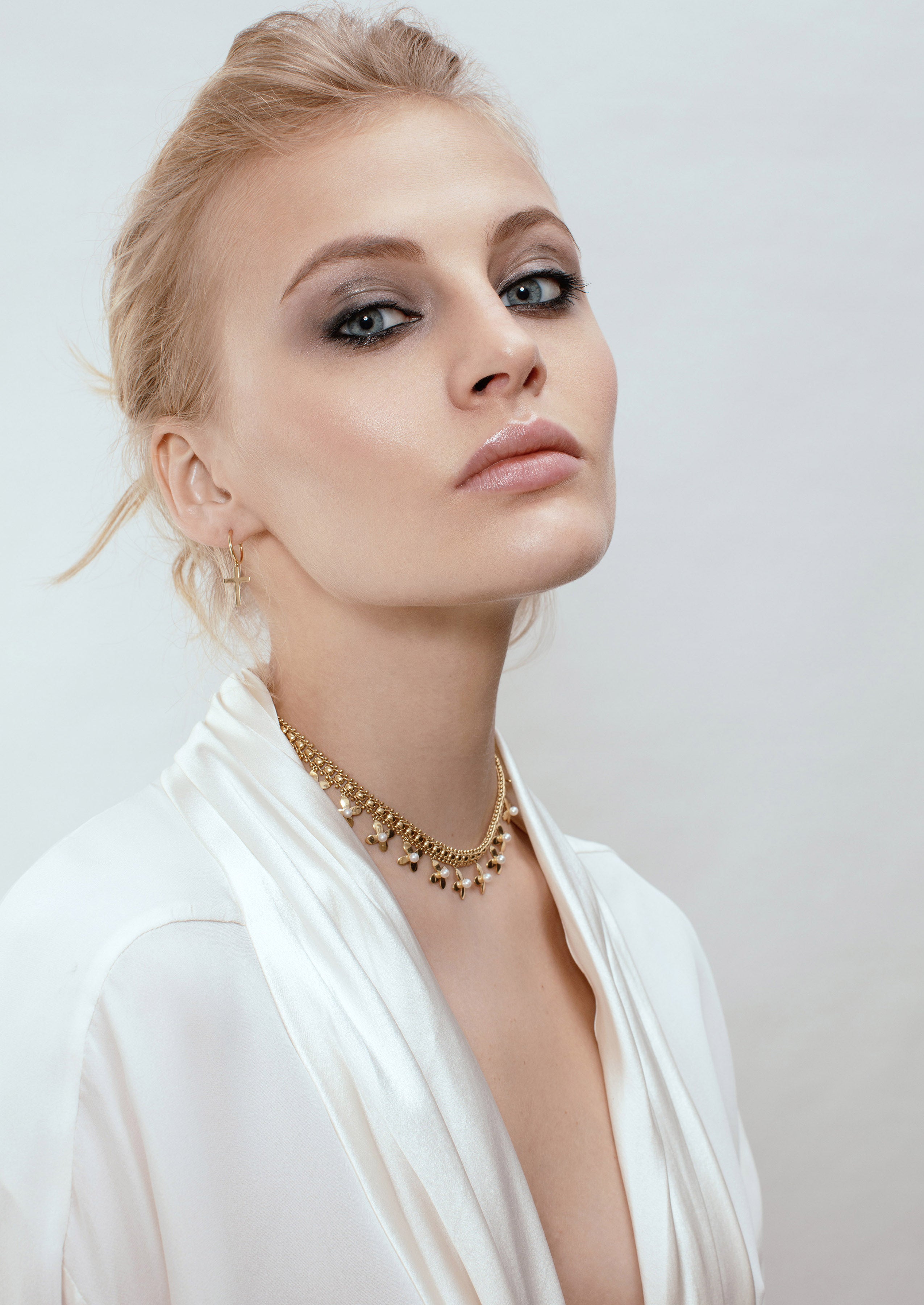 Flower Gold Pearl Choker